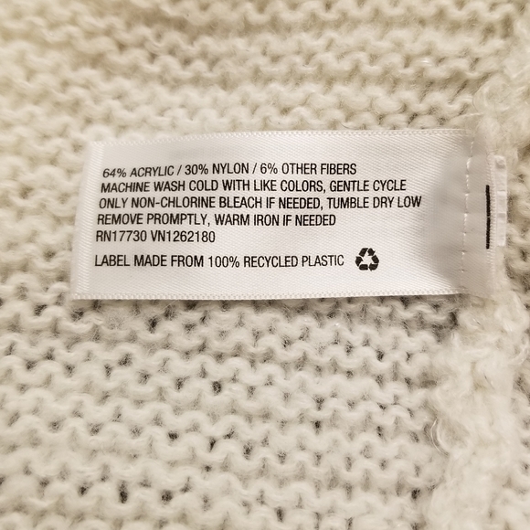 Mossimo Supply Co. sweater - Picture 7 of 7